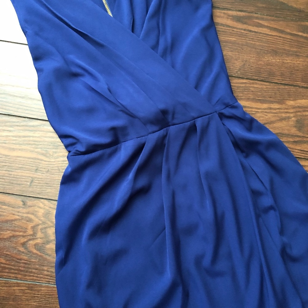 BEAUTIFUL New Blue tulip dress - Picture 2 of 7